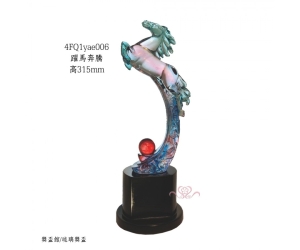 躍馬奔騰